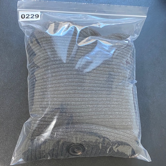 American Eagle Minimalist Ribbed Button-Up Long Sleeve Cardigan Sweater Comfy - Picture 5 of 5